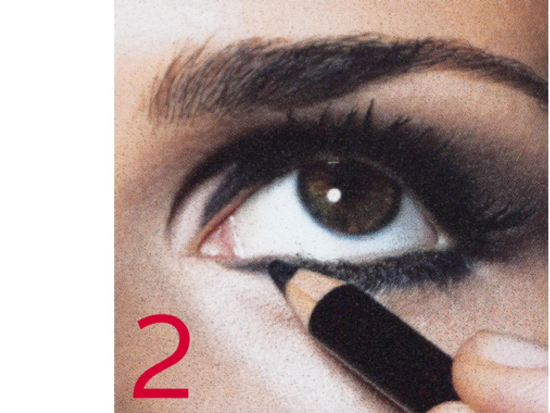 Bobbi-Brown-Kajal-auftragen-Step-2-400x380 Bobbi-Brown-Kajal-auftragen-Step-2-400x380