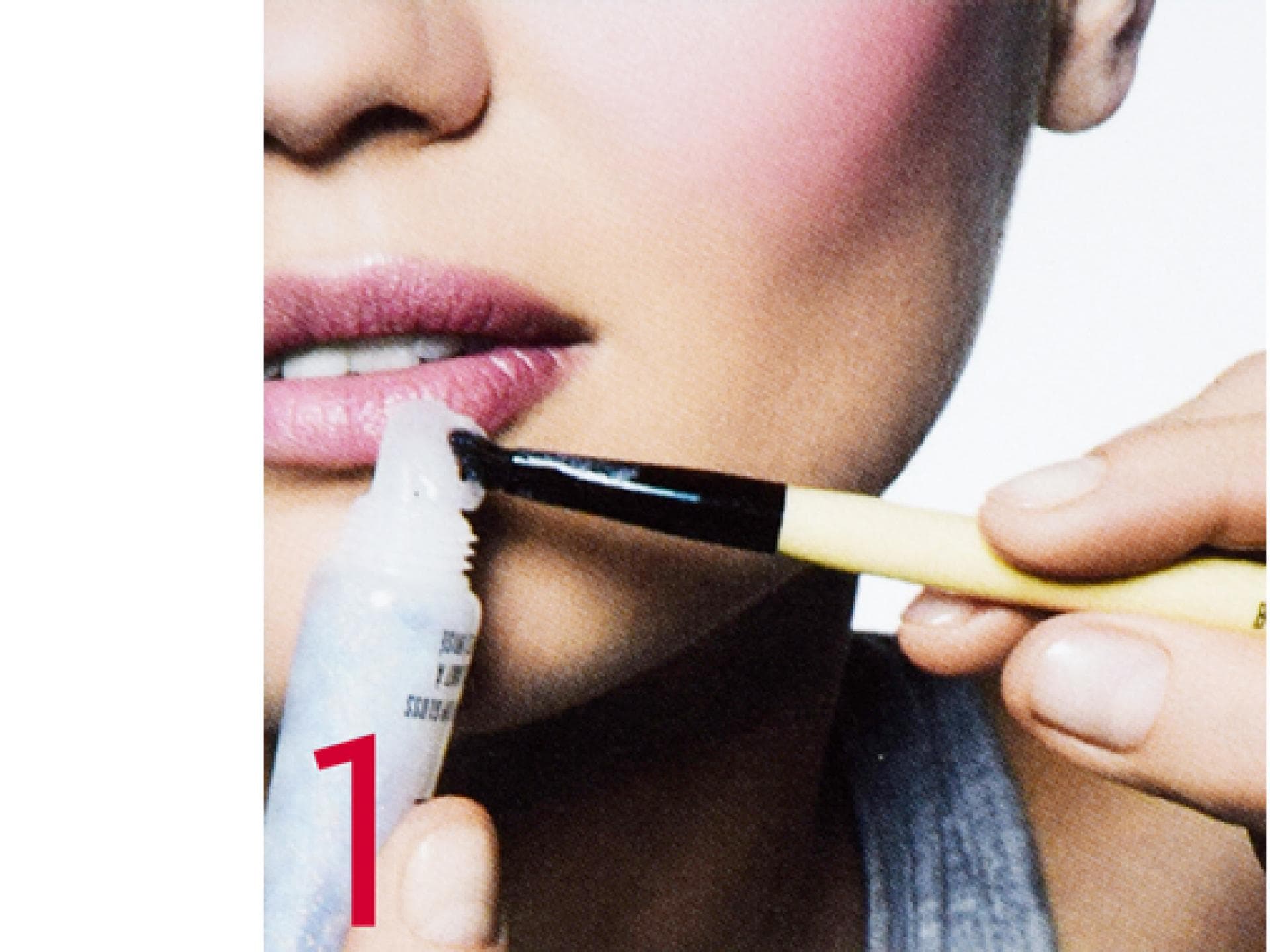 Bobbi-Brown-Lipgloss-Step-1-400x380 Bobbi-Brown-Lipgloss-Step-1-400x380