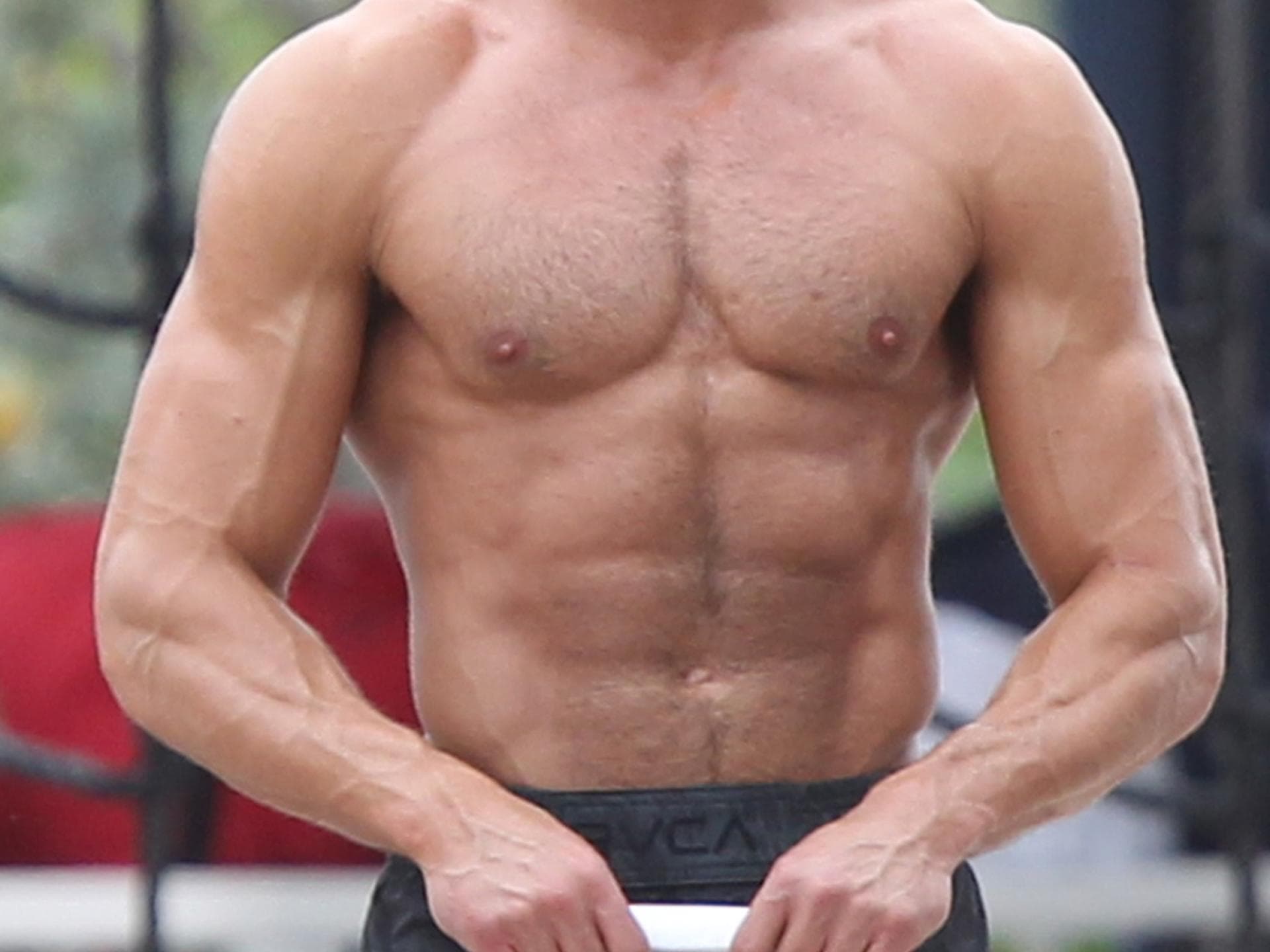 Zac-Efron-mit-Text-1500x2000