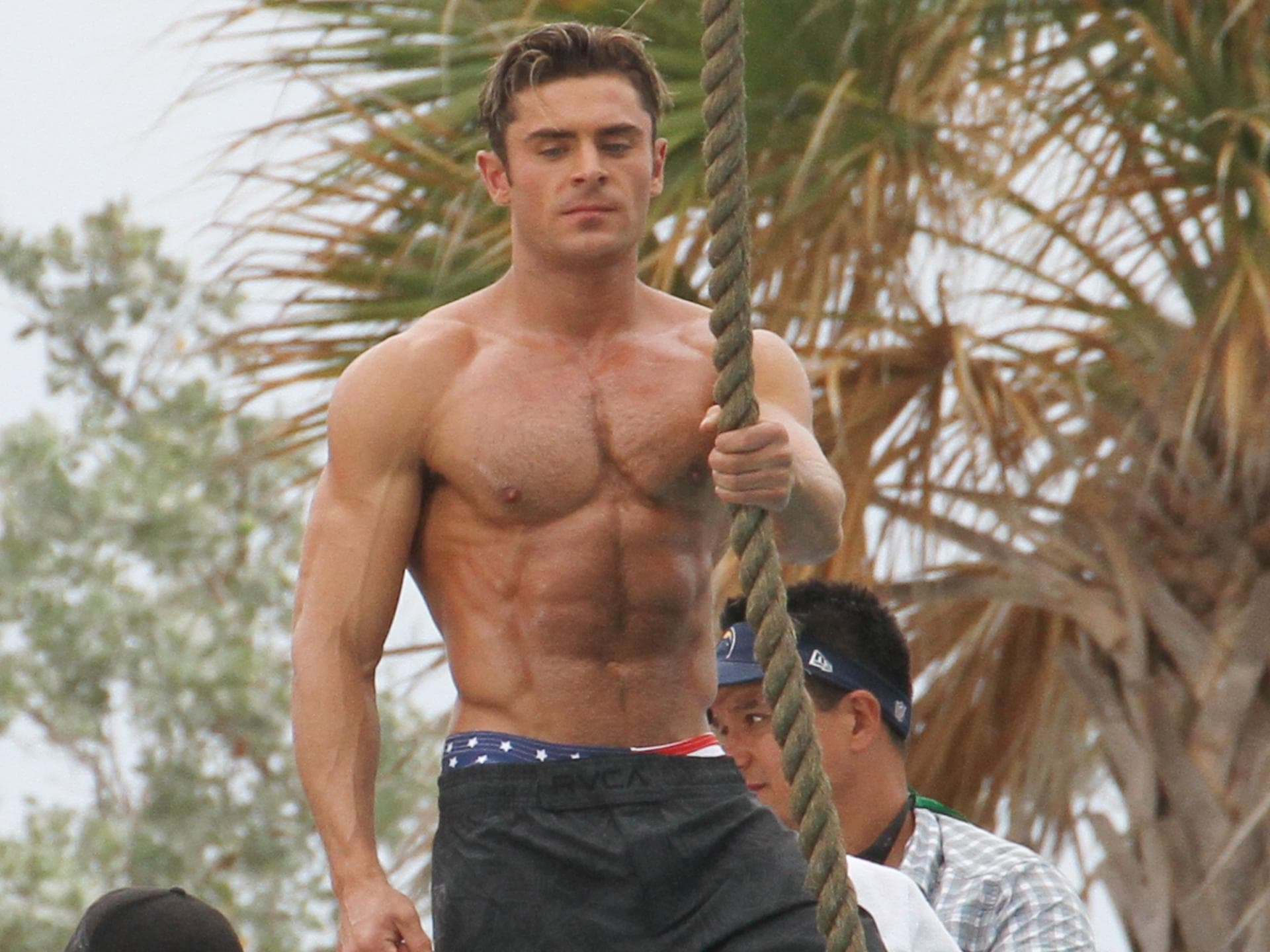 Zac-Efron-Baywatch-2000x1500