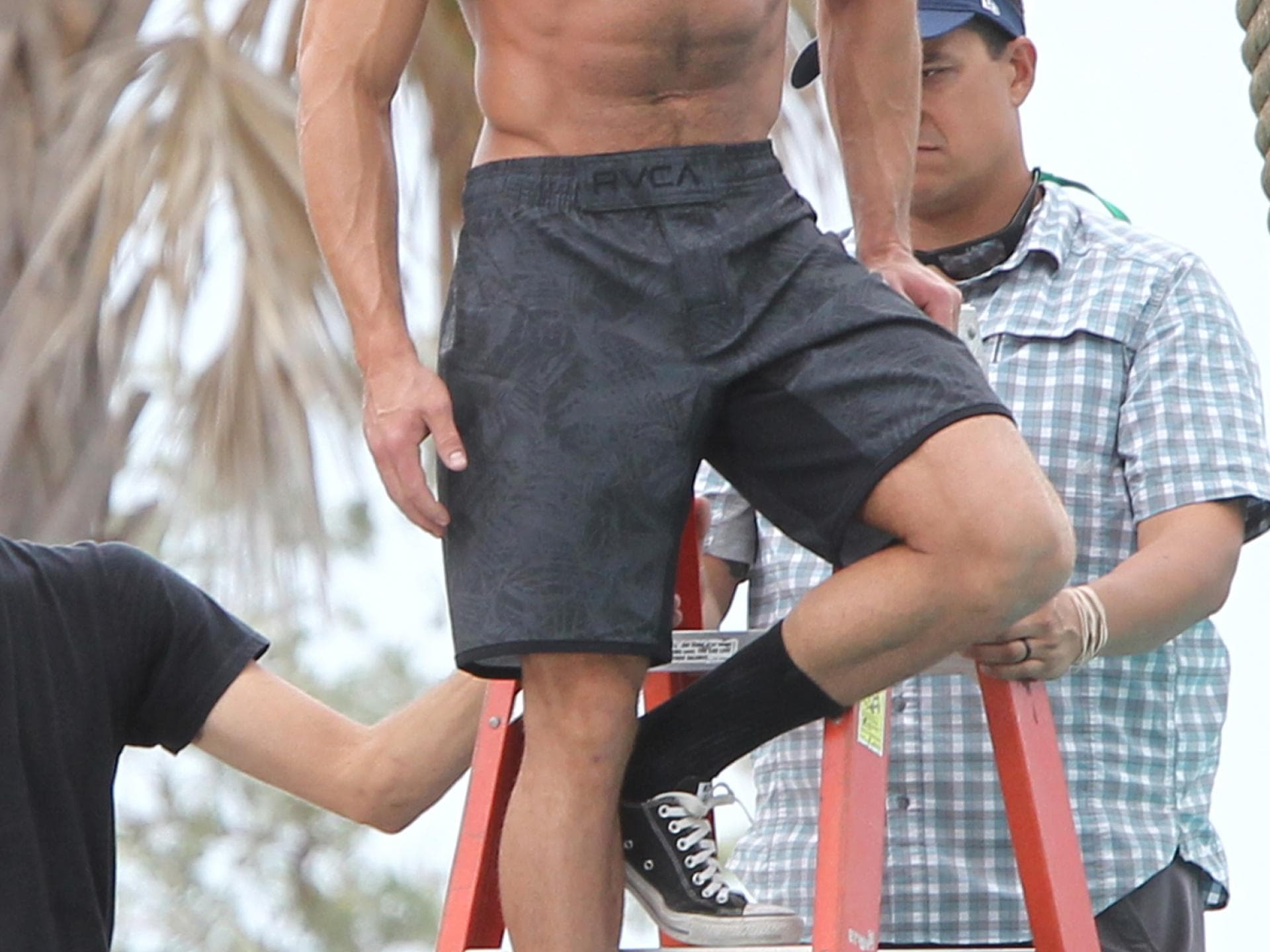 Zac-Efron-am-Set-1500x2000
