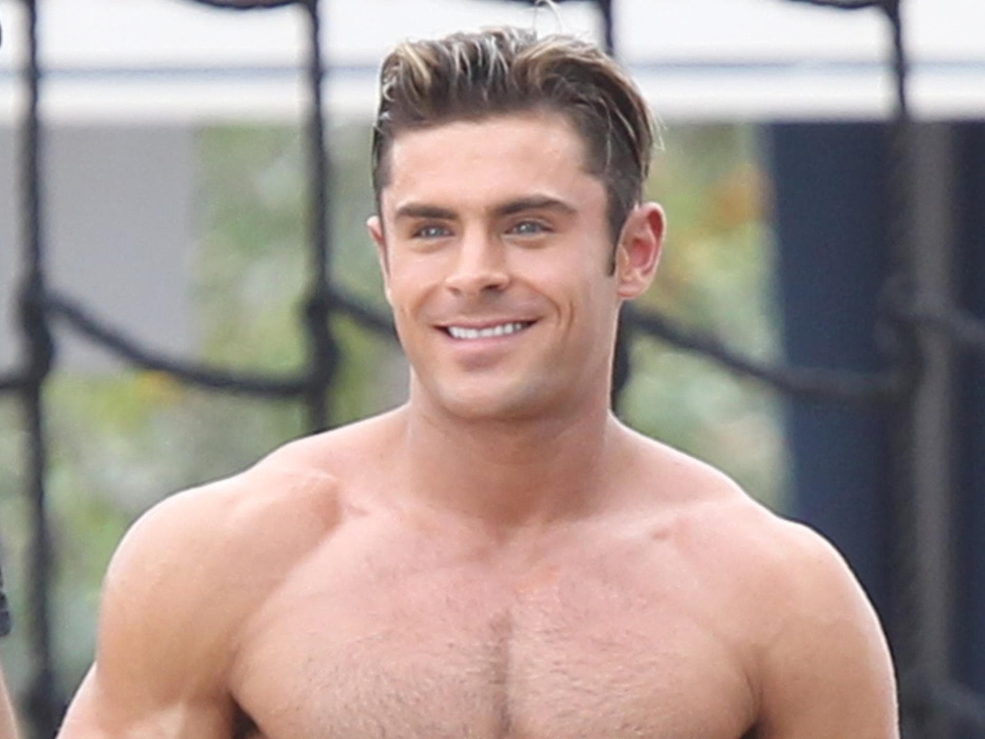 Zac-Efron-Sixpack-2000x1500 Zac-Efron-Sixpack-2000x1500