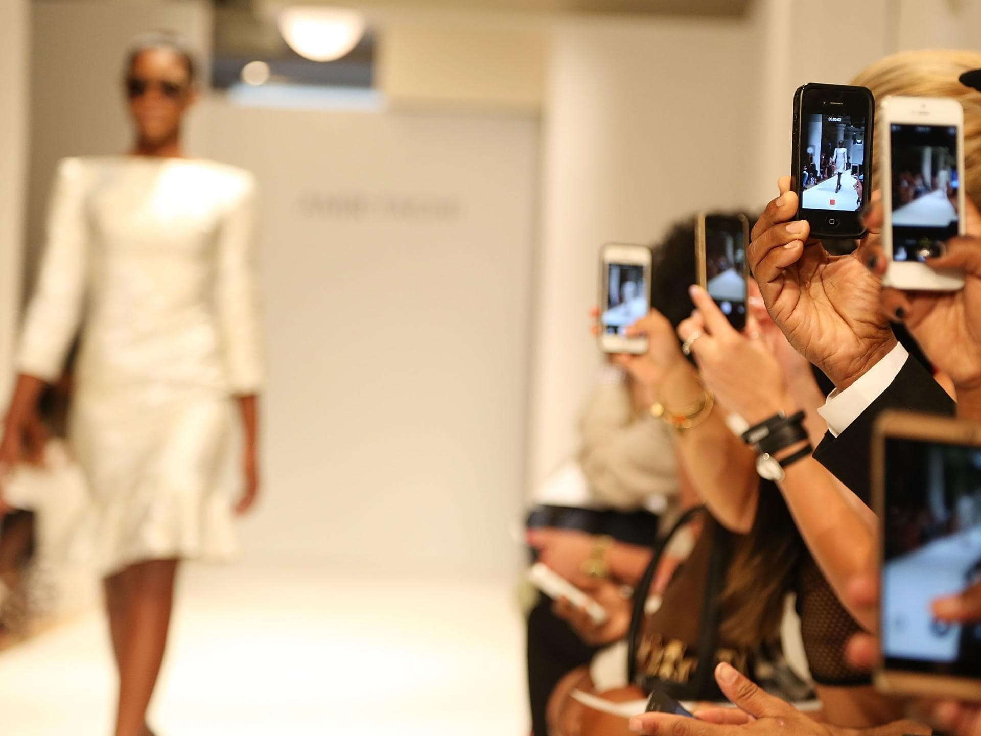Front Row Catwalk Smartphone Fotos