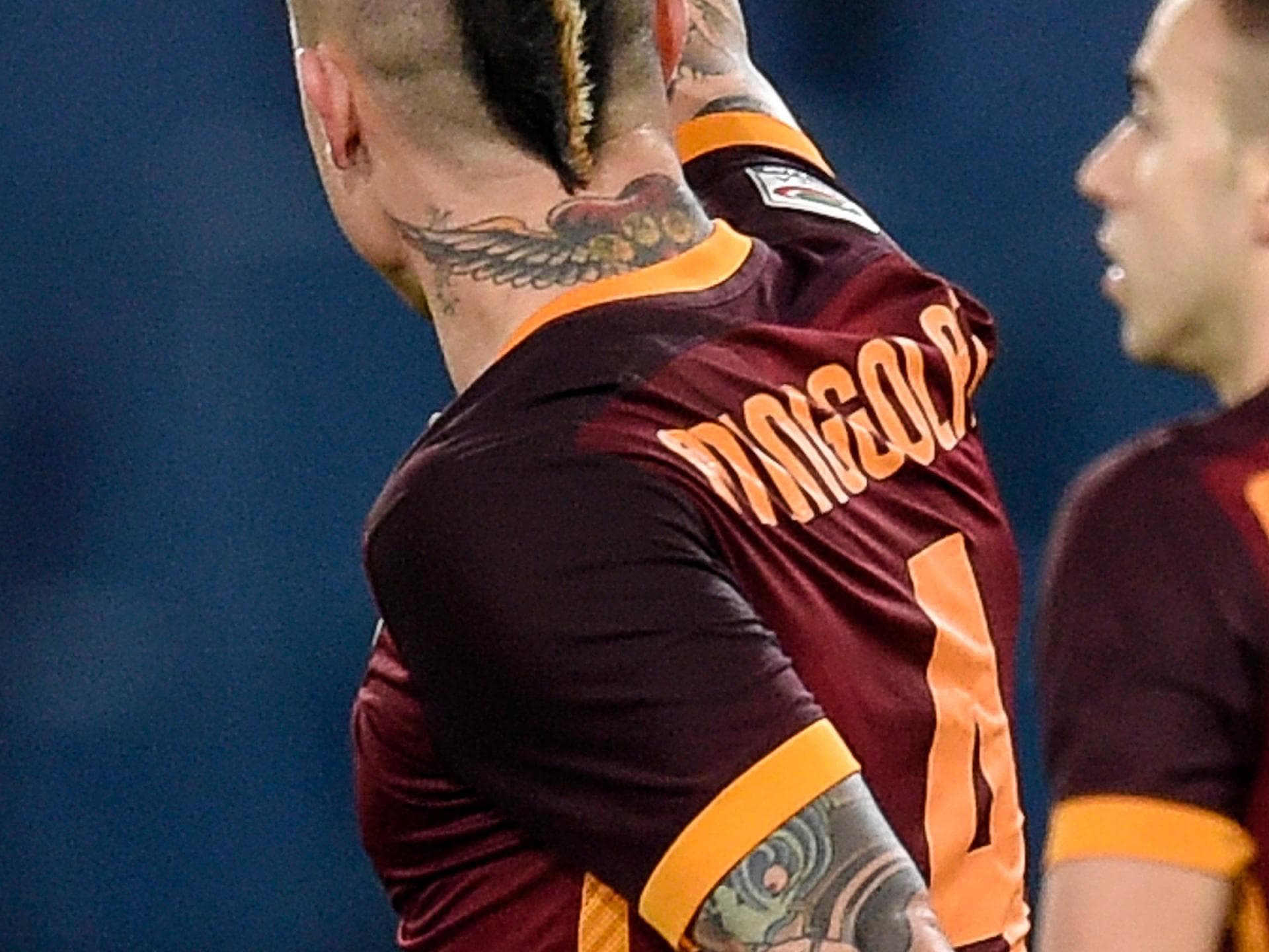 radja-nainggolan-hand-tattoo radja-nainggolan-hand-tattoo