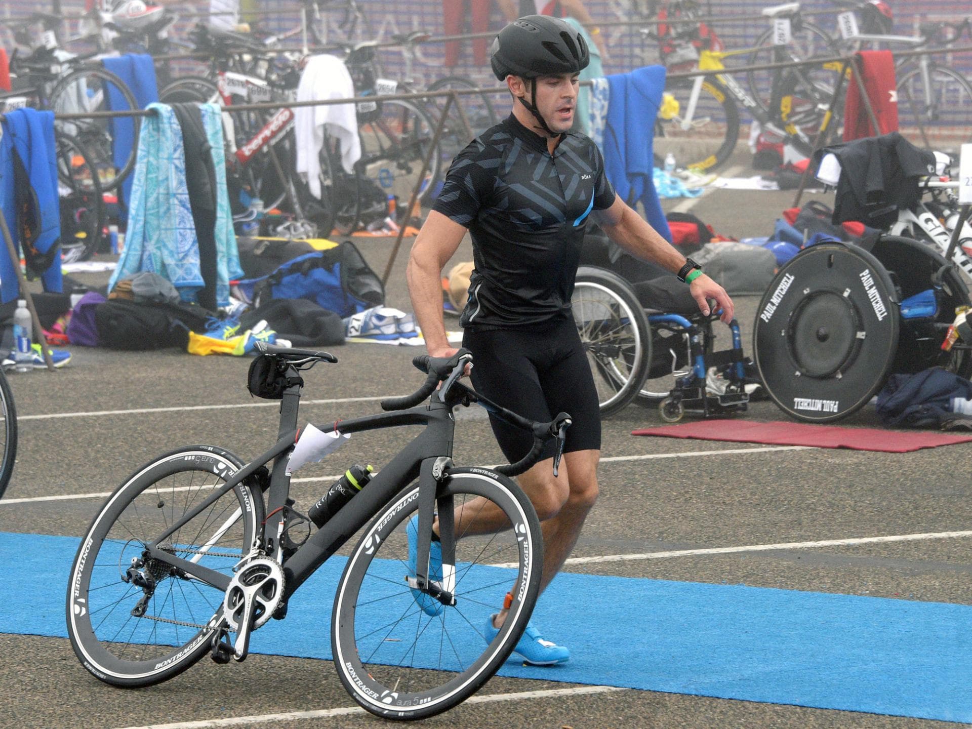 Zac-Efron-Triathlon