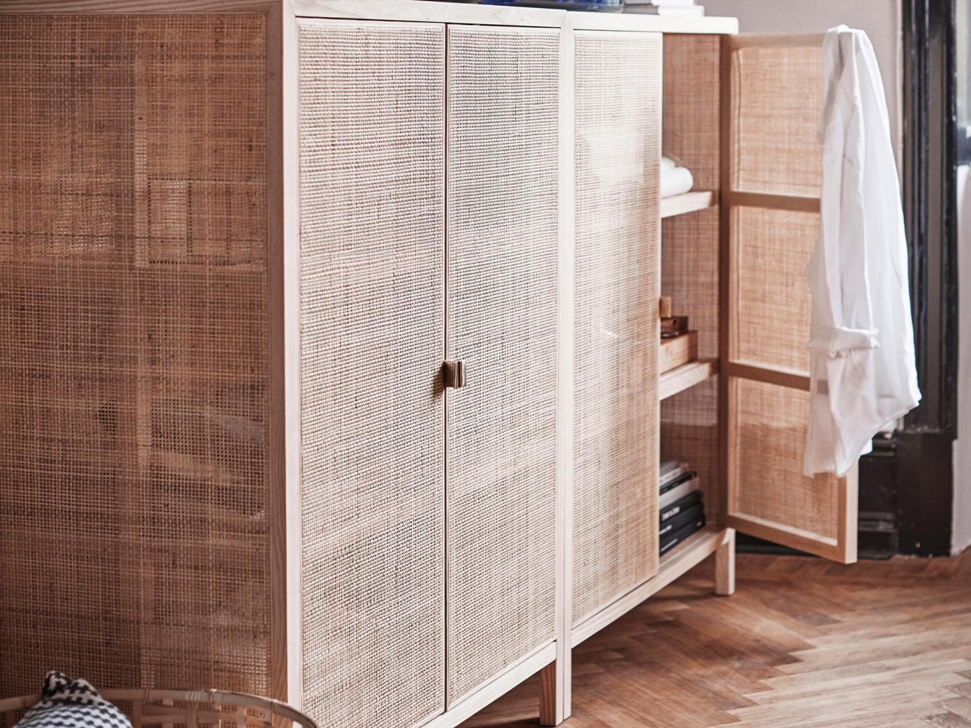 rattanschrank349_Lampe40