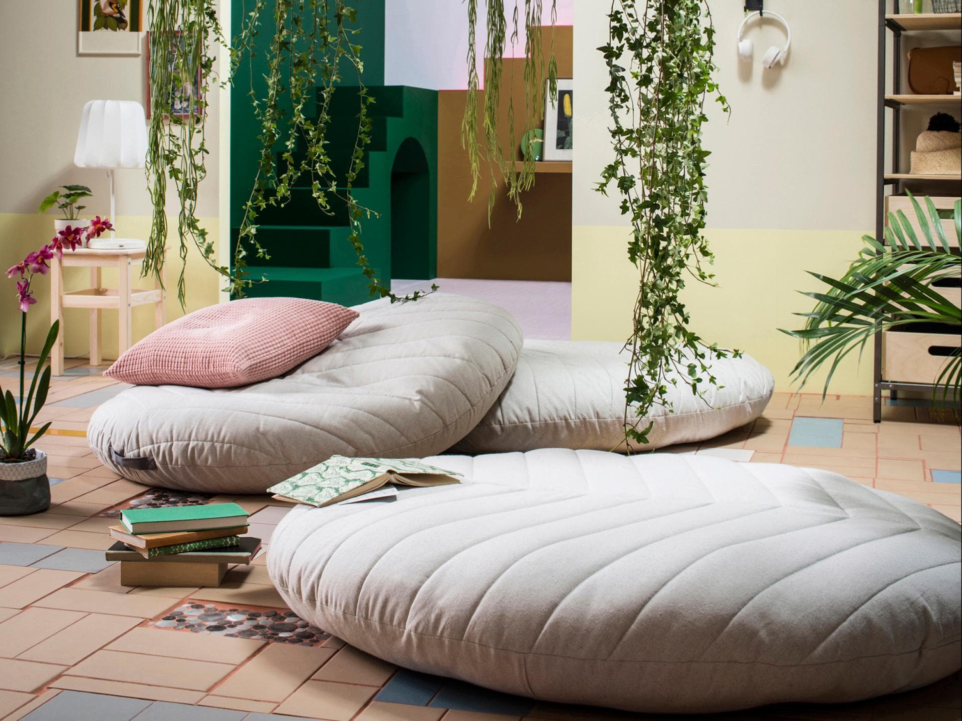 Schönes Bodenkissen 