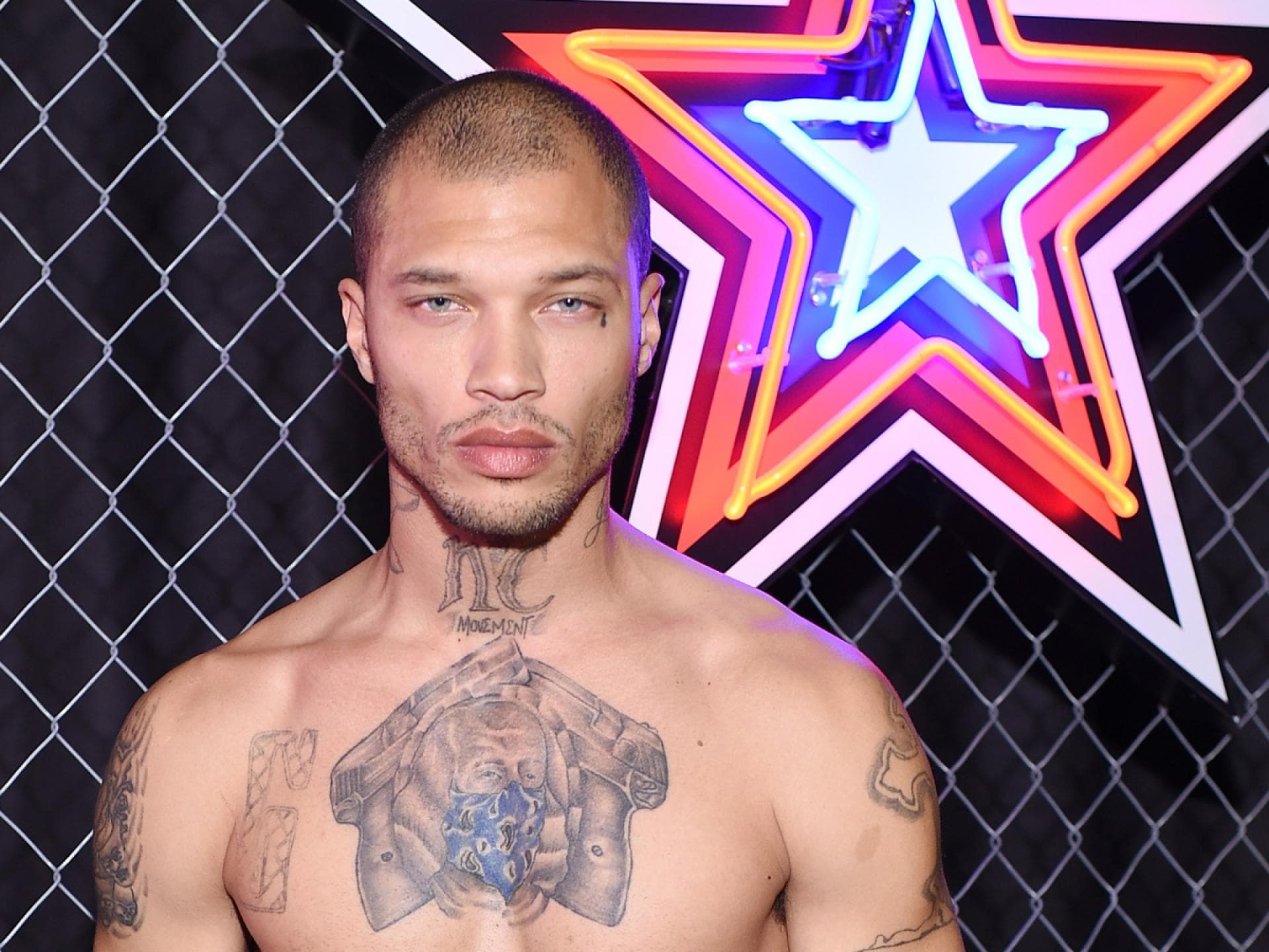 Jeremy Meeks knutscht fremd