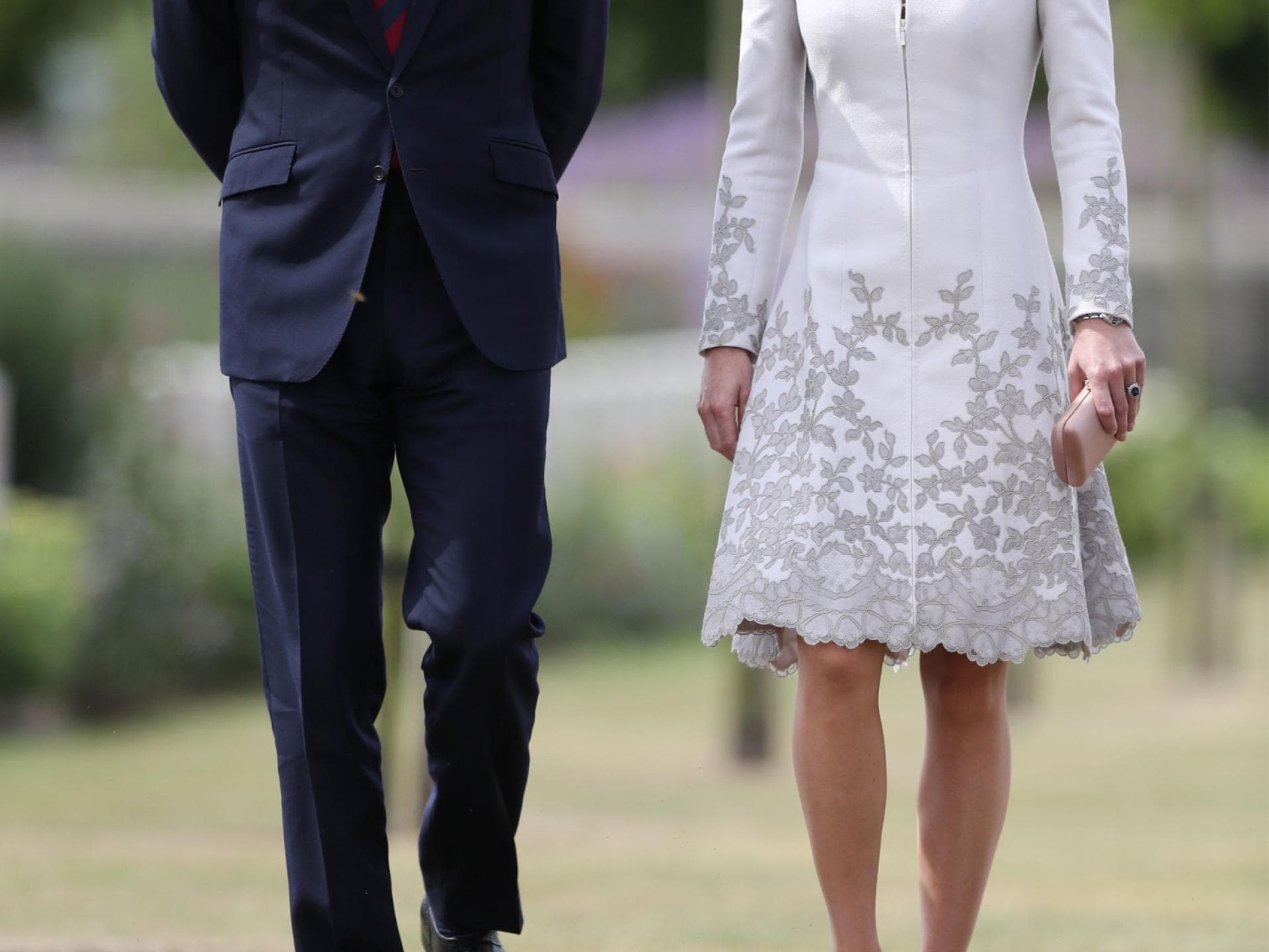 Duchess Kate bringt 80er Trend Schulterpolster zurück