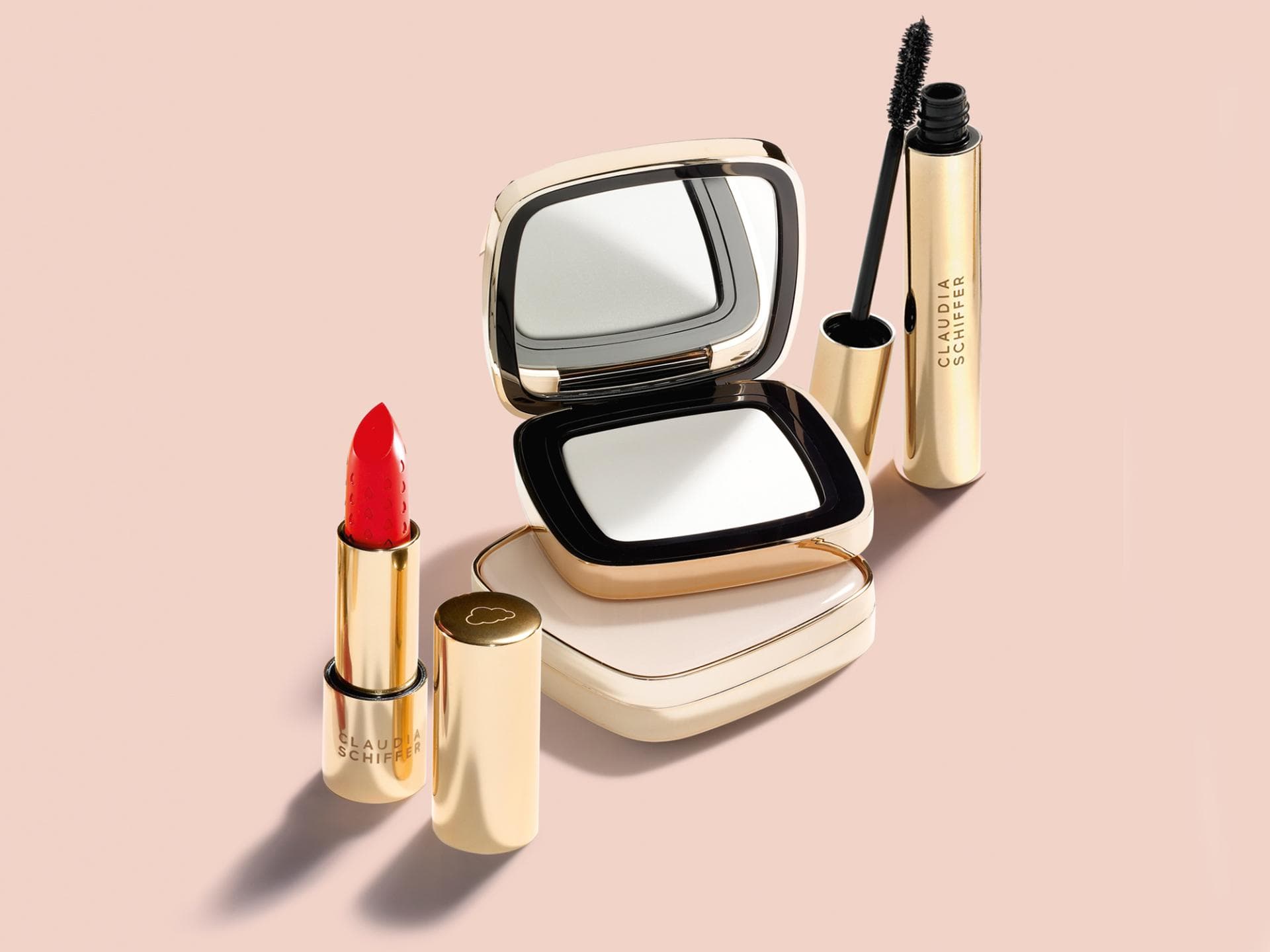 claudia-schiffer-make-up-artdeco