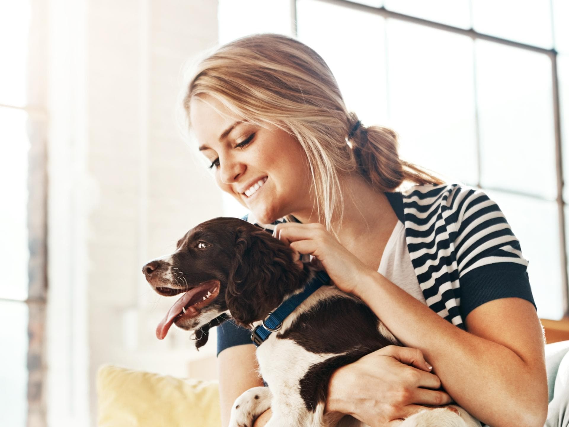Frau mit Hund