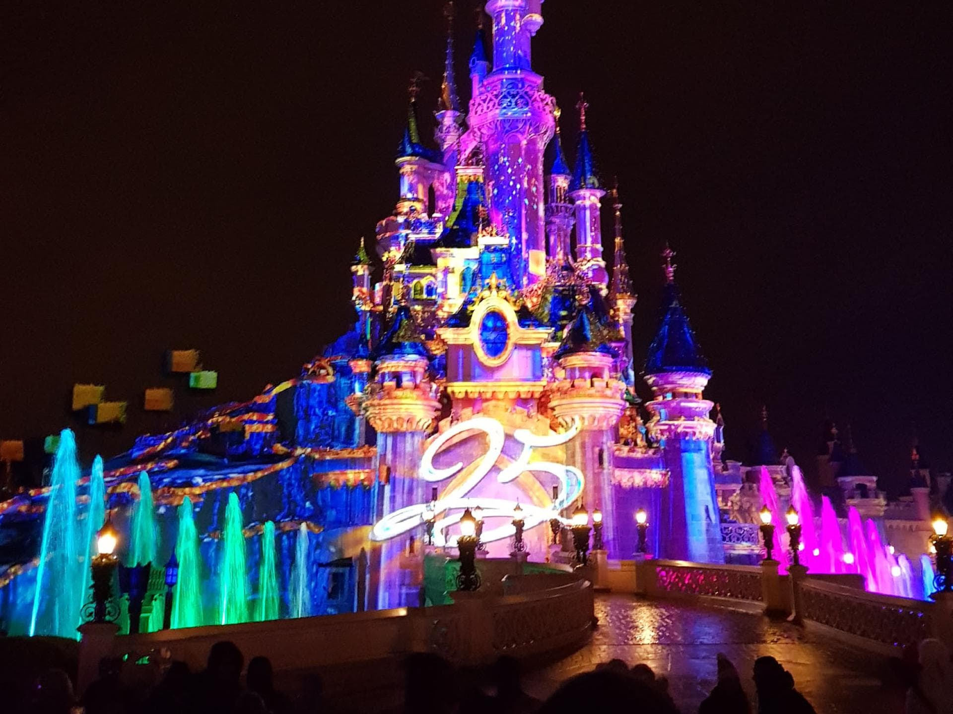 Disneyland Paris feiert 25 geburtstag Disneyland Paris feiert 25 geburtstag
