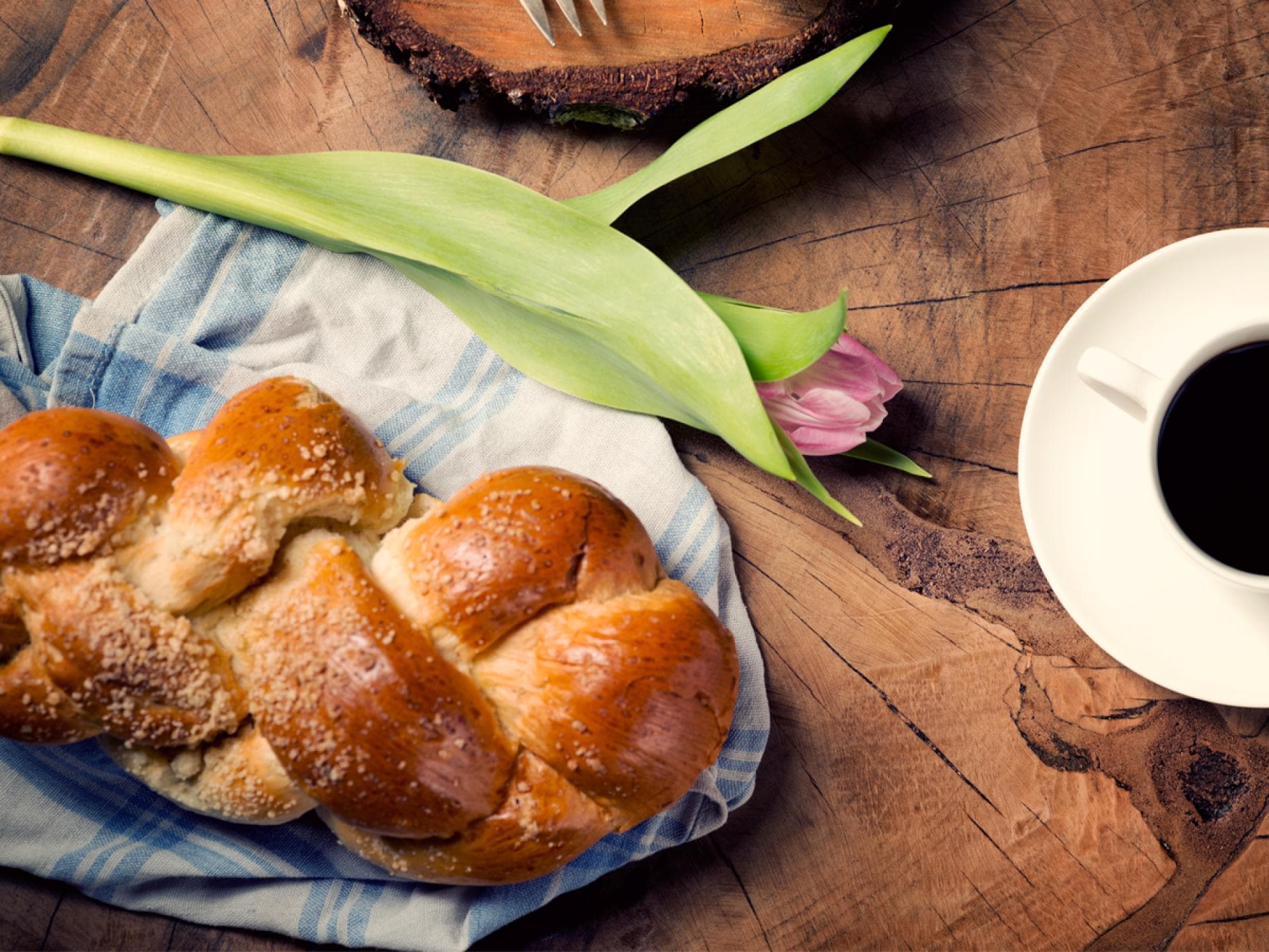 Hefezopf backen und flechten hefekranz Hefezopf backen und flechten hefekranz
