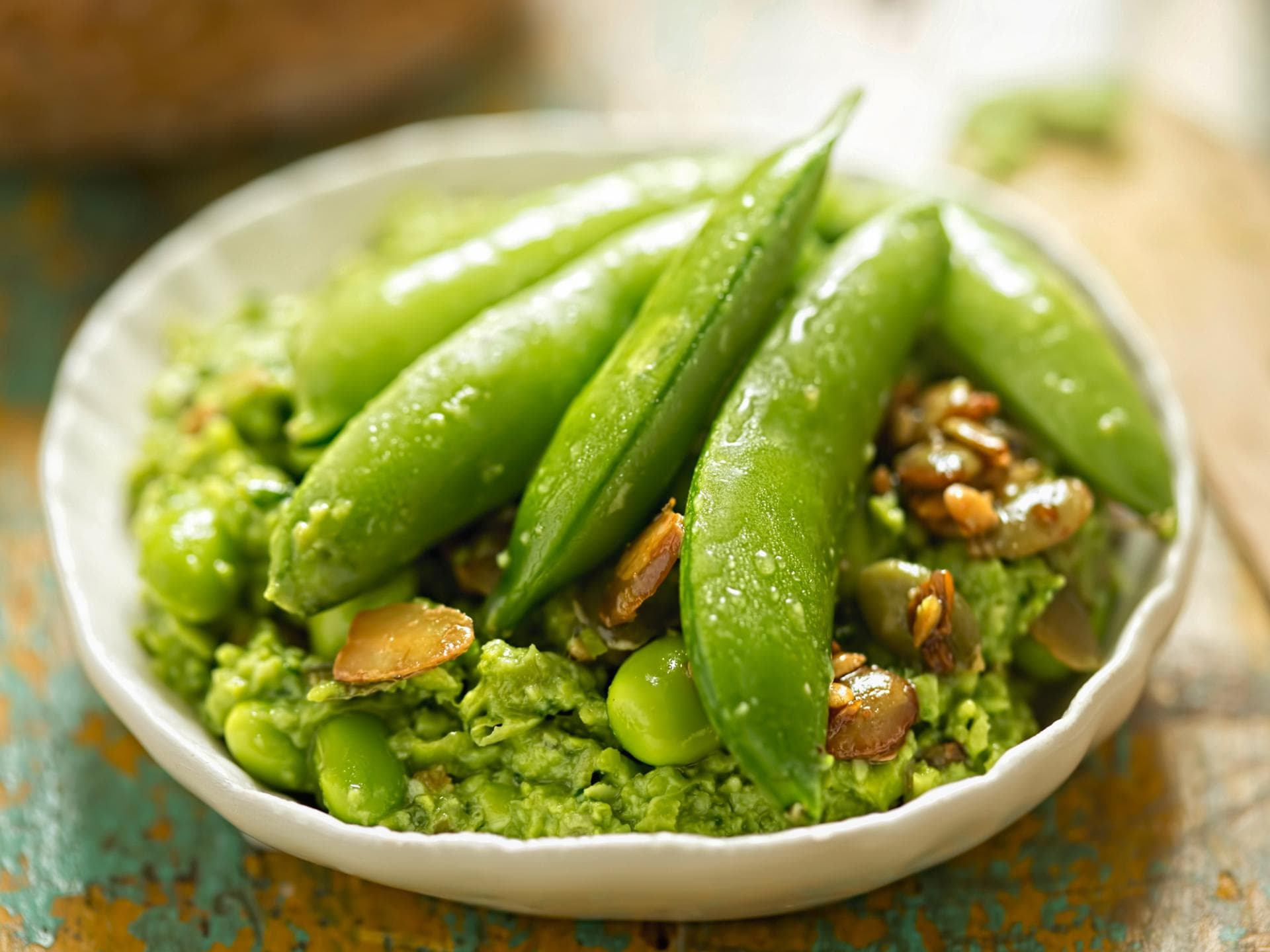edamame-hummus edamame-hummus