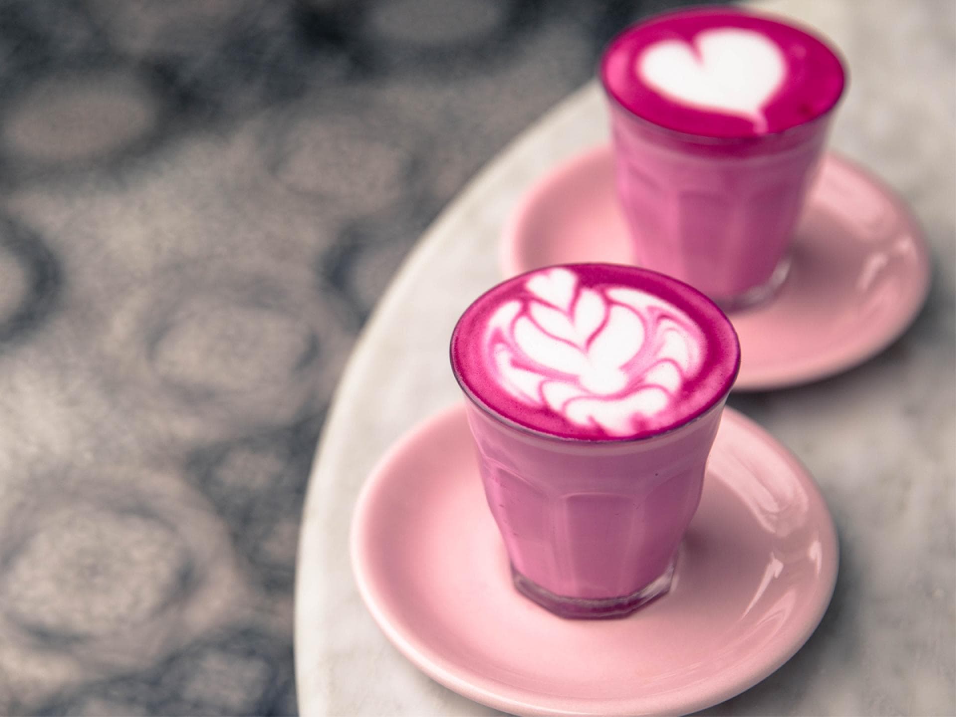 Pink Latte Rezept mit Rote Beete Pink Latte Rezept mit Rote Beete