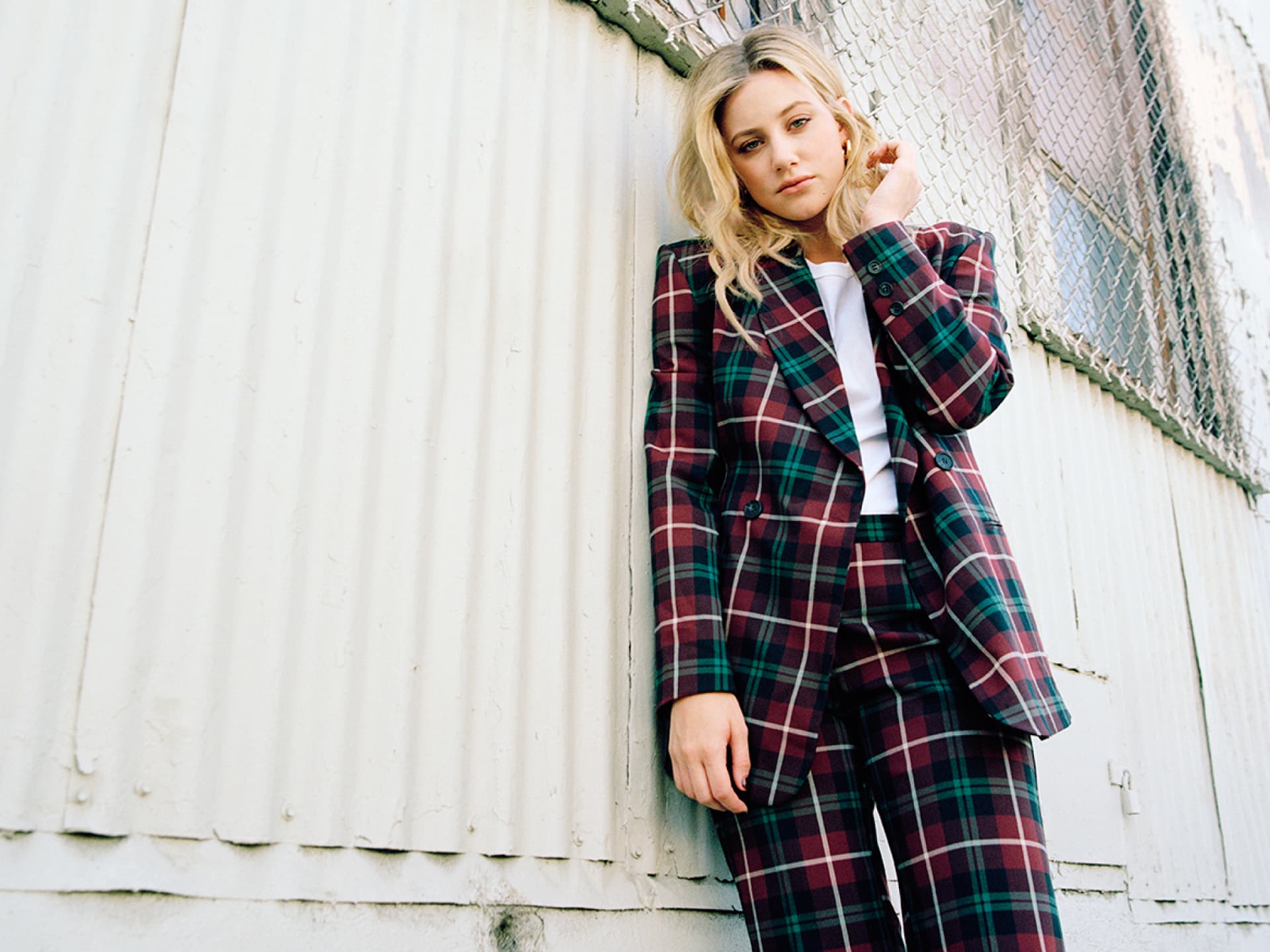 lili-reinhart lili-reinhart