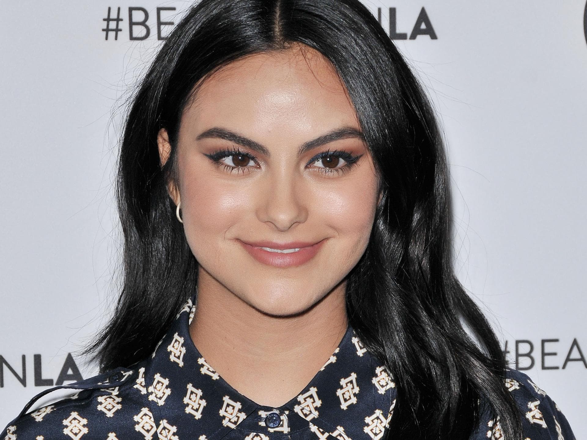 camila-mendes-lippenbalm camila-mendes-lippenbalm