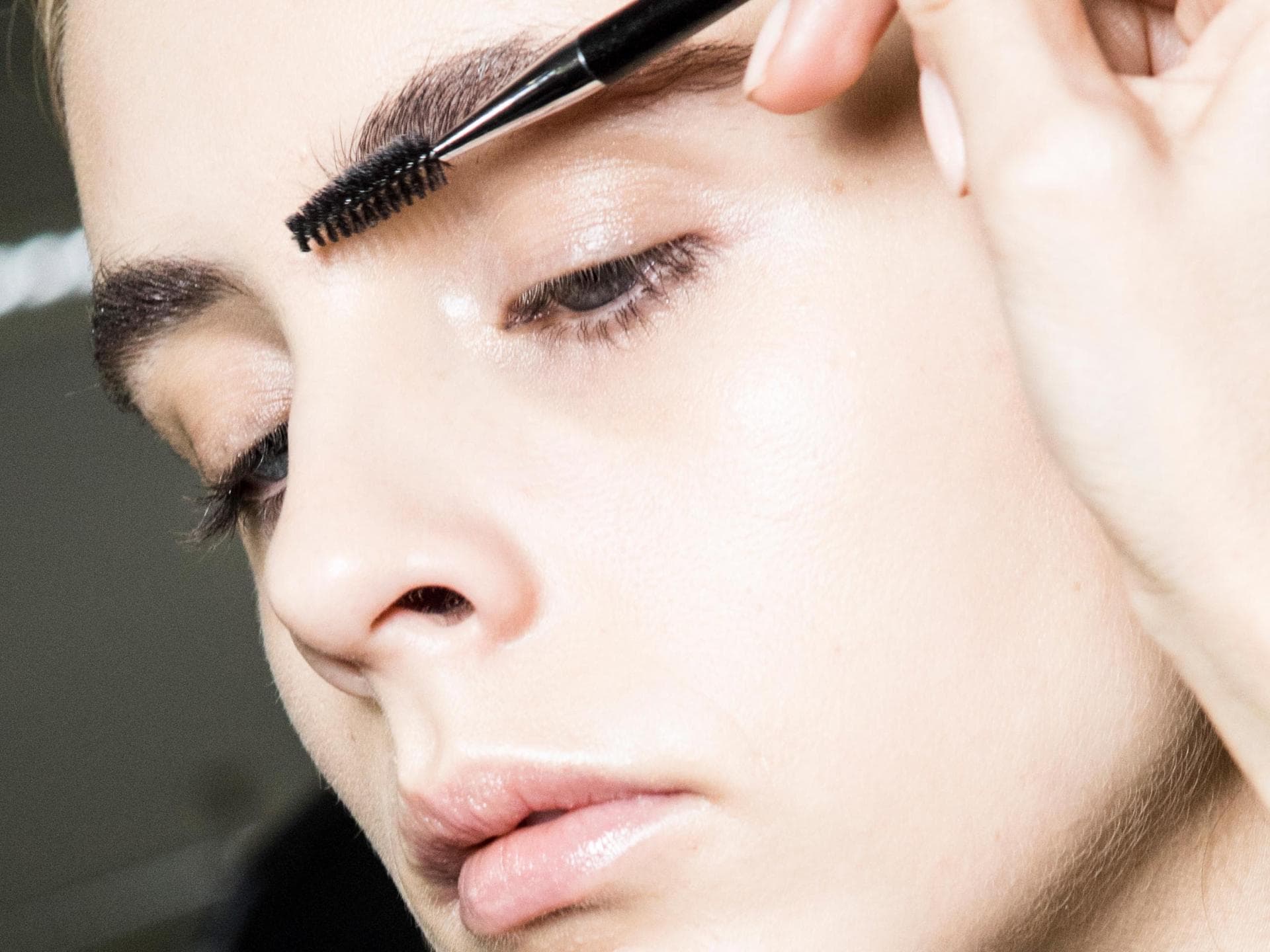 microblading-augenbrauen-zuhause-anwenden microblading-augenbrauen-zuhause-anwenden