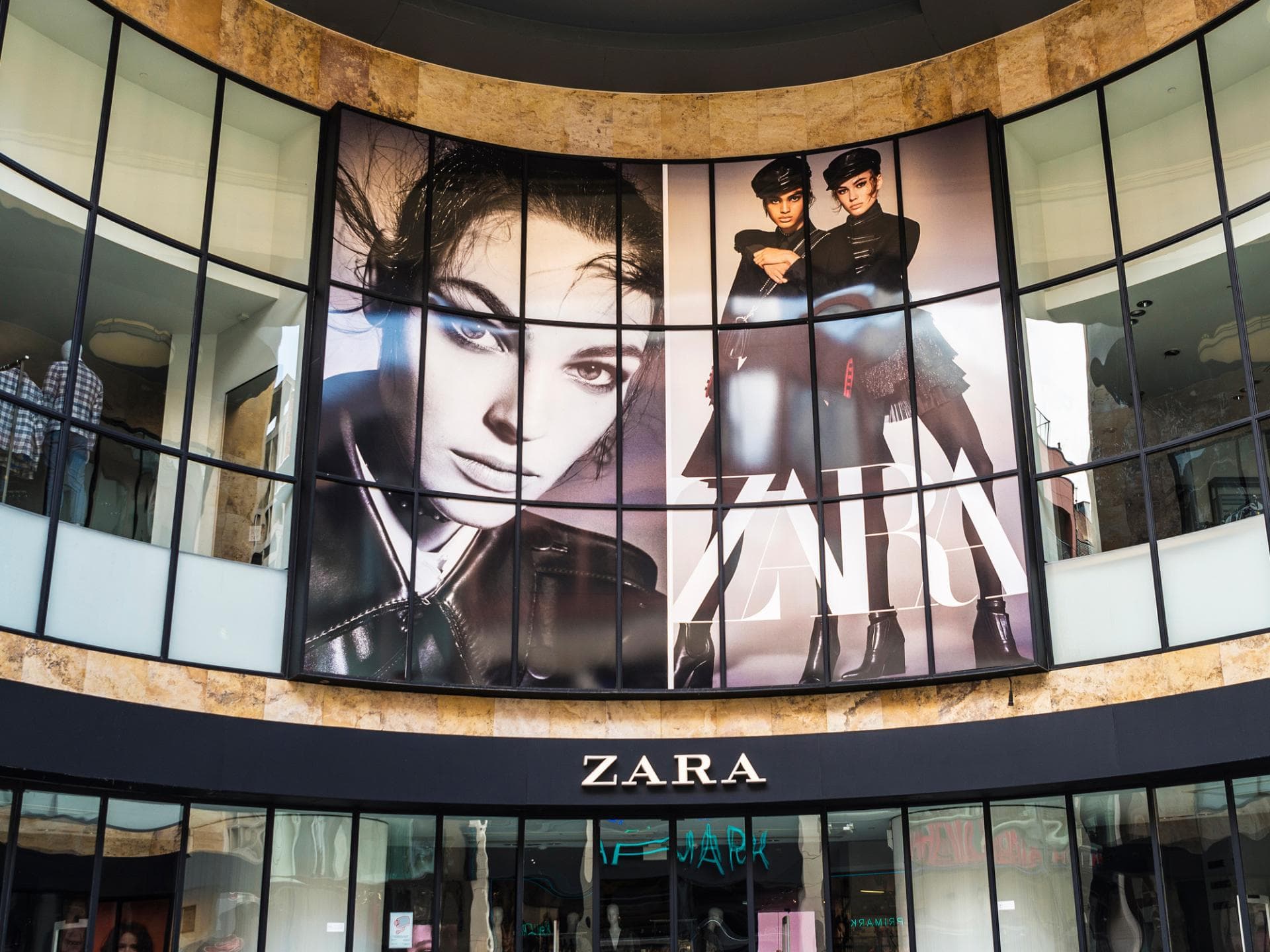 Zara-customizing-shopping