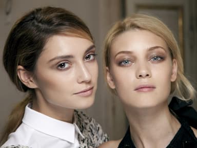 Models mit reinem Gesicht