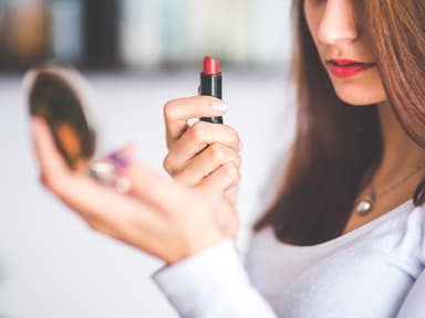 Lippenstiftfarbe finden