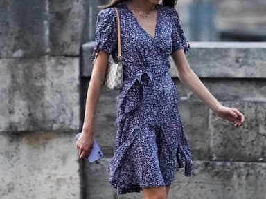 Sommerkleid dunkelblau Volants