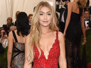 Gigi Hadid Blonde Haare 