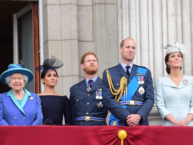 Die Royal Family auf dem Balkon