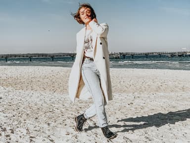Frau am Strand