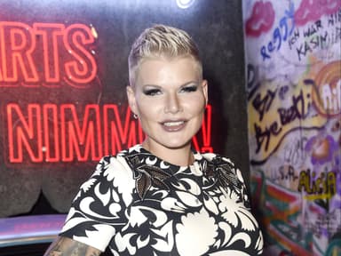 Melanie Müller hat sich von ihrer Kurzhaarfrisur verabschiedet