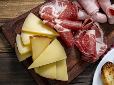 Wurst und Käse Ernährung