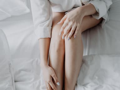 Frau mit glatten Beinen