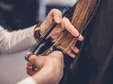 Haare werden geschnitten