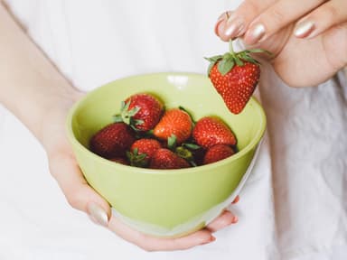 Schale mit Erdbeeren