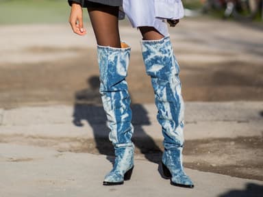 Blaue Overknees-Stiefel