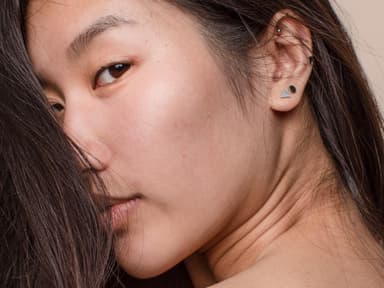 Frau mit reinem Gesicht