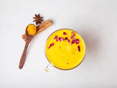 Goldene Milch