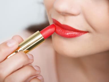 Lippenstift auftragen