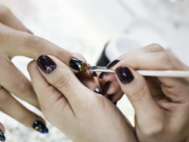 Diamond Aura Nails