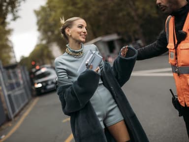 Leonie Hanne Paris Fashion Week Streetstyle