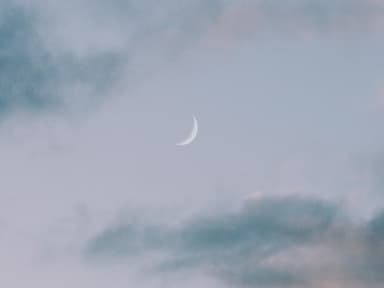 Glücks-Sternzeichen der Woche Halbmond am Himmel