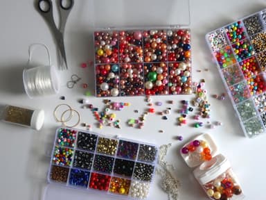 Perlenarmband wird mit bunten Perlen selber gemacht