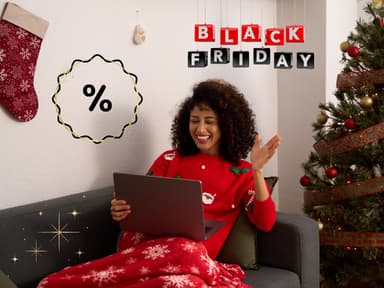 Frau shoppt beim Black Friday Schnäppchen