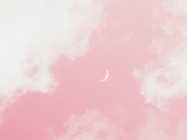 Sichelmond an rosa Himmel