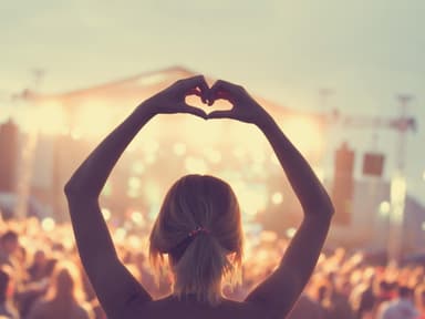 Junge Frau auf Festival Junge Frau auf Festival