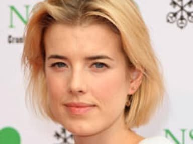 Jolie-Sedcard: Agyness Deyn