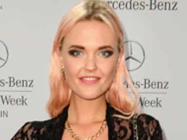 Bonnie Strange macht jetzt "taff"
