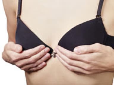 10 Dinge, die nur Frauen mit kleinem Busen verstehen