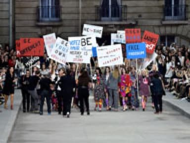 Demonstration bei Chanel
