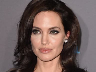 Angelina-Jolie-Candylipz